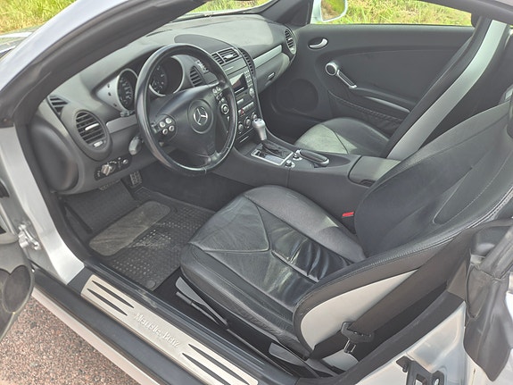 Mercedes-Benz SLK200 2 of 5