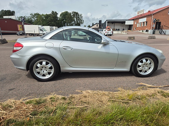 Mercedes-Benz SLK200 3 of 5