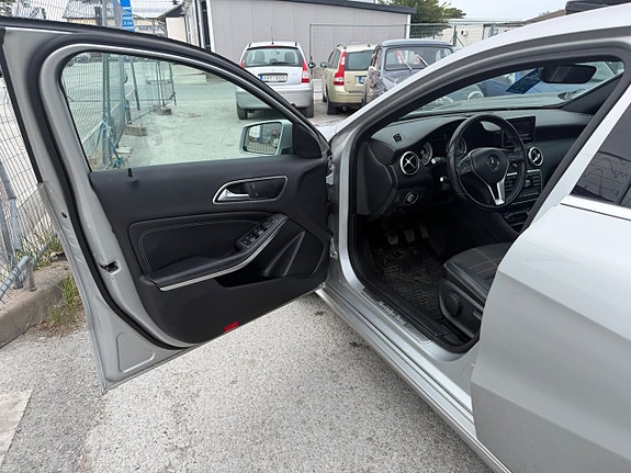 Mercedes-Benz A180 15 of 22