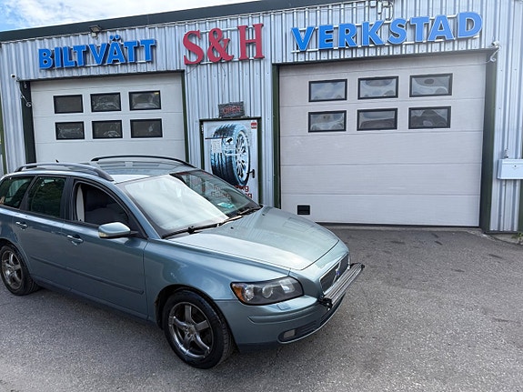 Volvo V50 2 of 6