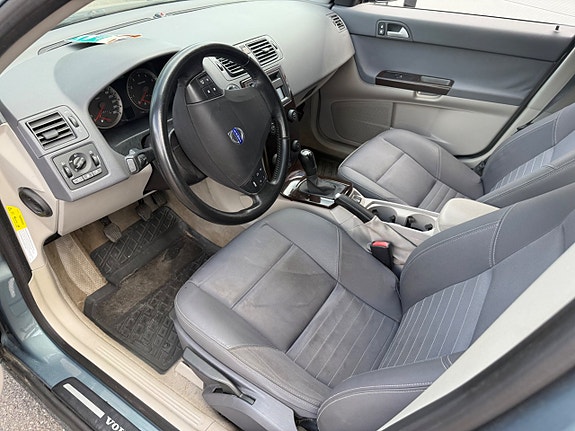 Volvo V50 4 of 6