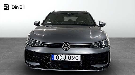 Volkswagen Passat 4 of 12