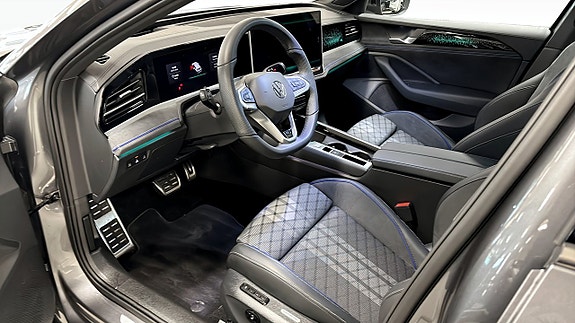 Volkswagen Passat 7 of 12