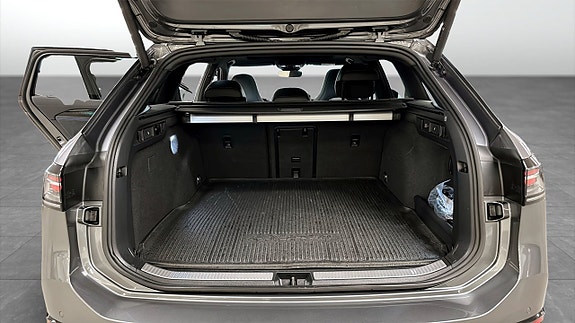 Volkswagen Passat 12 of 12
