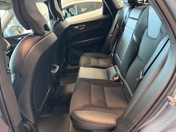 Volvo XC60 7 of 10