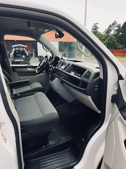 Volkswagen Transporter 2 of 5