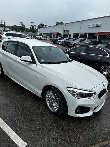 BMW 120i 4 of 7