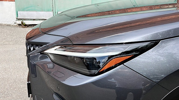 Lexus NX450h+ 10 of 14