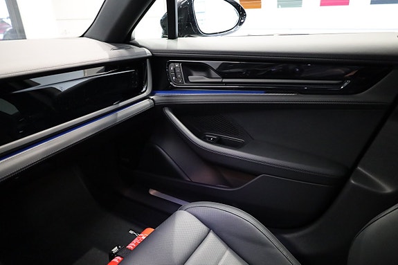 Porsche Panamera 4 21 of 27