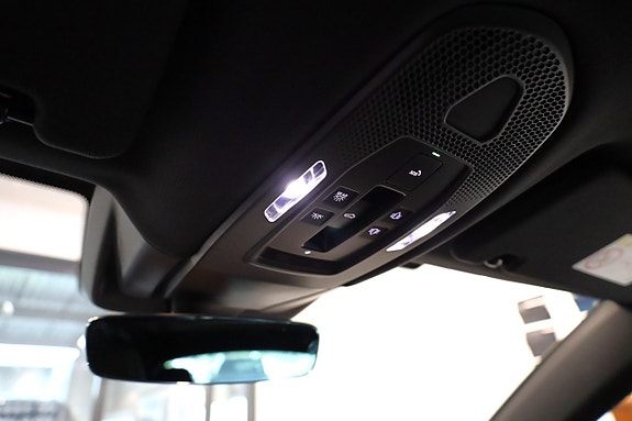 Porsche Panamera 4 26 of 27