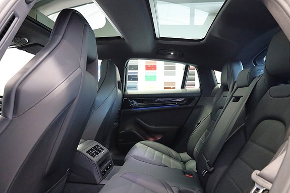 Porsche Panamera 4 16 of 27
