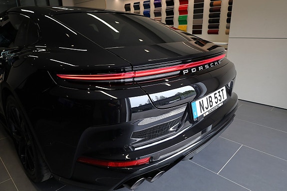 Porsche Panamera 4 9 of 27
