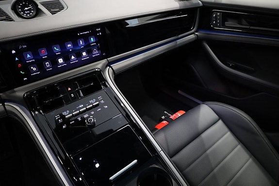 Porsche Panamera 4 20 of 27