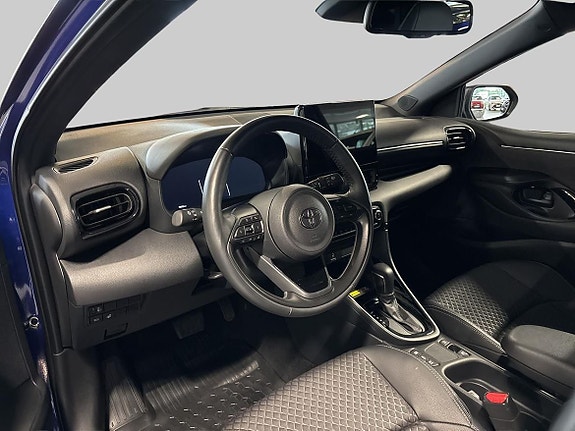 Toyota Yaris 13 of 18