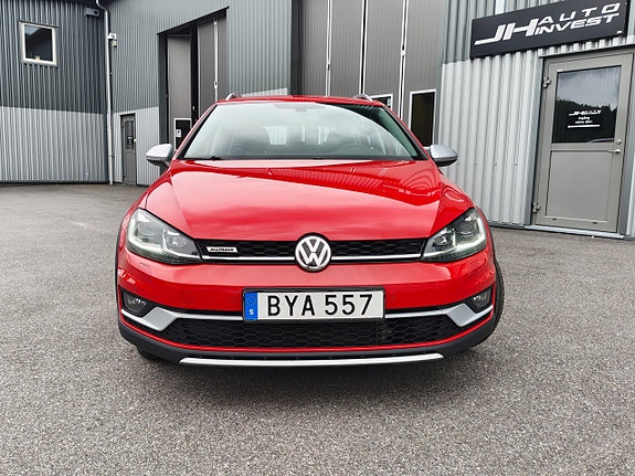 Volkswagen Golf Alltrack 3 of 5