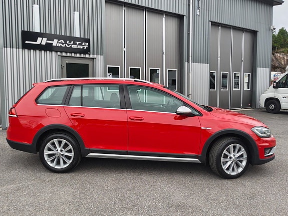 Volkswagen Golf Alltrack 4 of 5