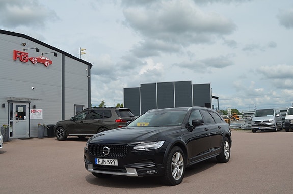 Volvo V90 Cross Country 3 of 5