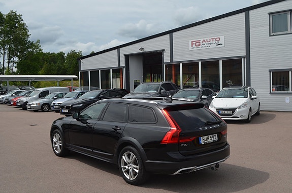 Volvo V90 Cross Country 4 of 5