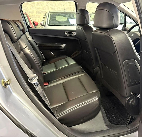 Peugeot 307 15 of 18