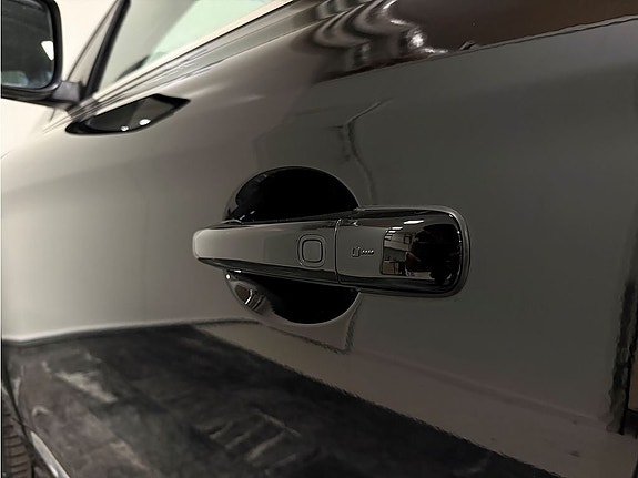 Volvo XC60 3 of 5