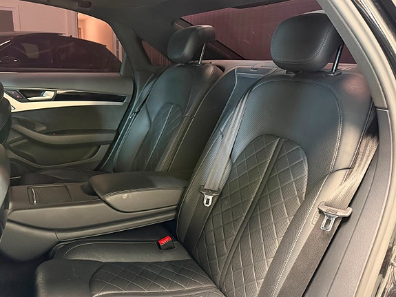 Audi A8 21 of 23