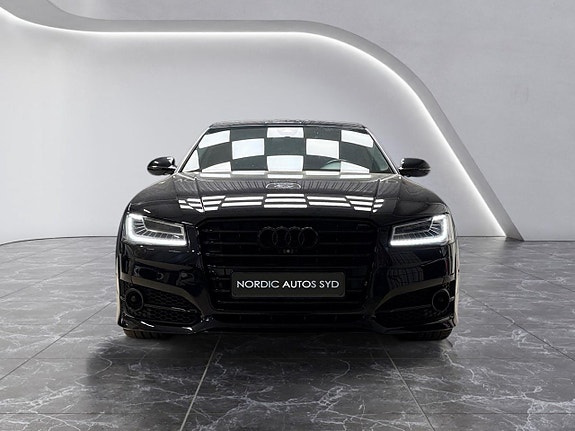 Audi A8 9 of 23