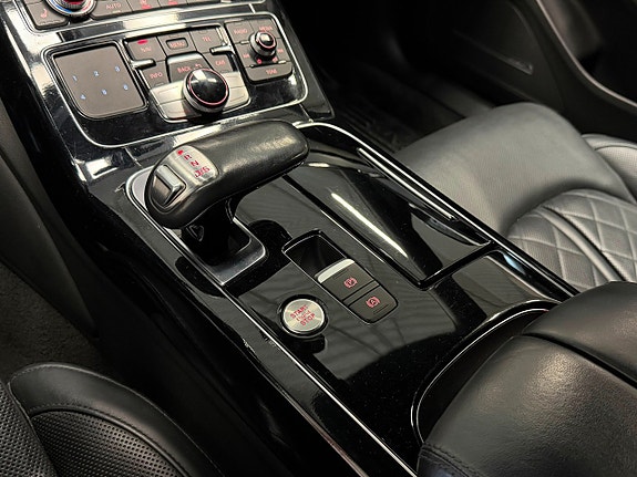 Audi A8 17 of 23