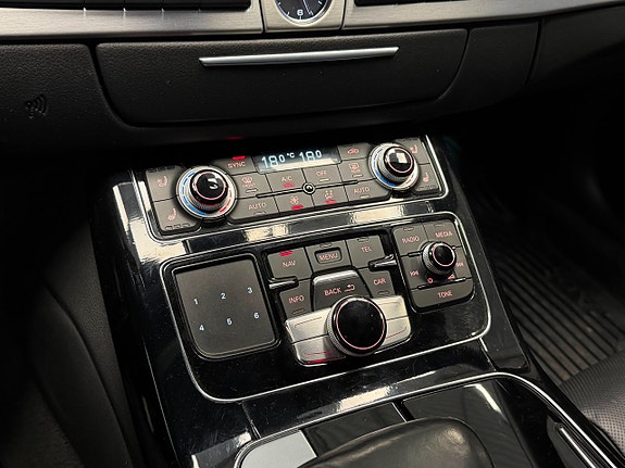 Audi A8 14 of 23