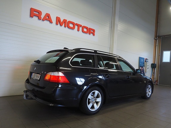 BMW 520i 5 of 22