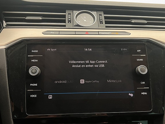 Volkswagen Passat 20 of 30