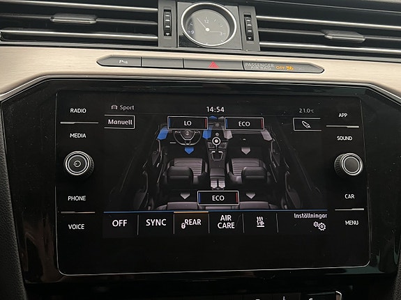 Volkswagen Passat 21 of 30