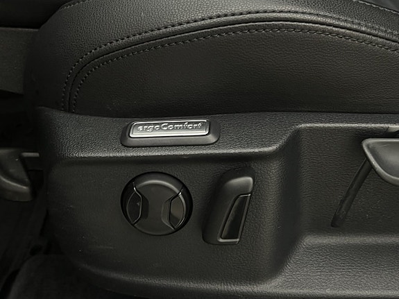 Volkswagen Passat 17 of 30