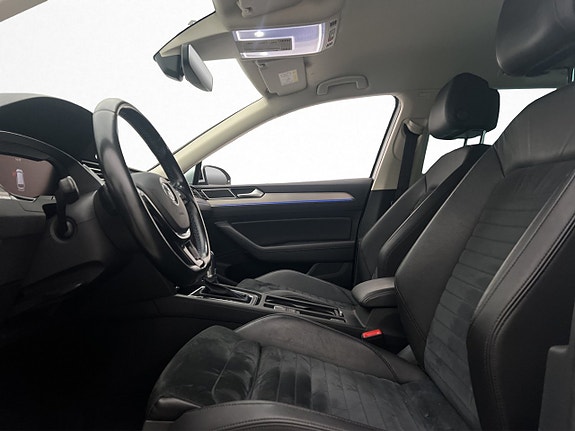 Volkswagen Passat 18 of 30