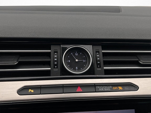 Volkswagen Passat 24 of 30