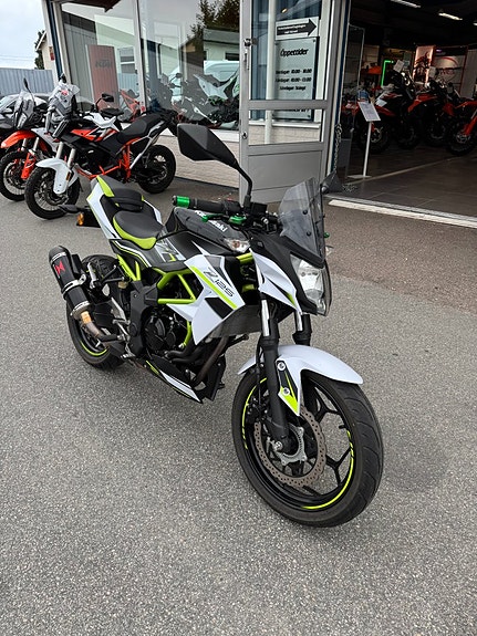 Kawasaki Z125 2 of 4