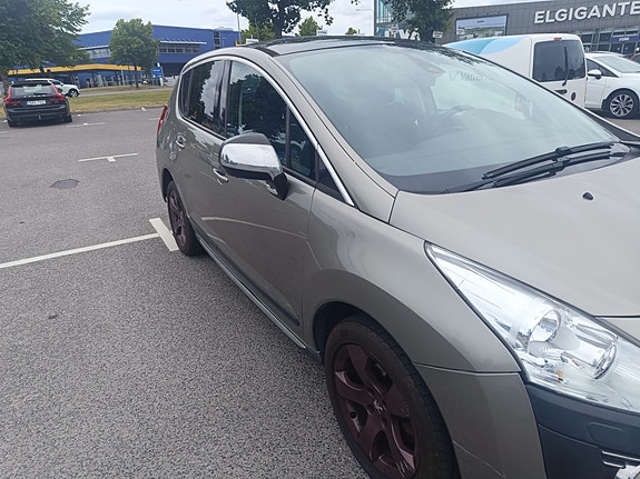 Peugeot 3008 4 of 5