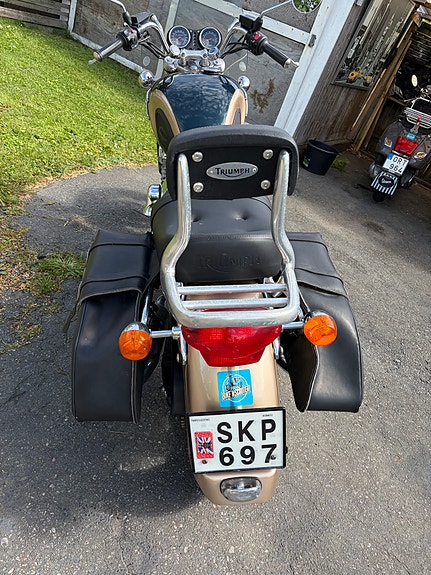 Triumph Thunderbird 900 6 of 8