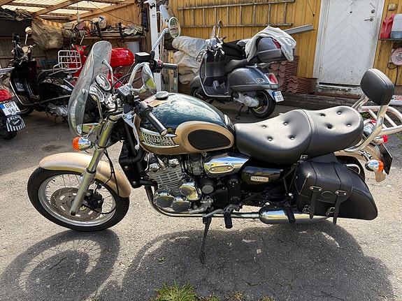 Triumph Thunderbird 900 4 of 8