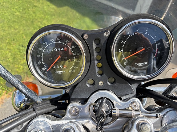 Triumph Thunderbird 900 5 of 8