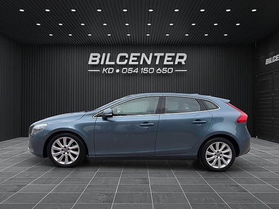Volvo V40 4 of 5