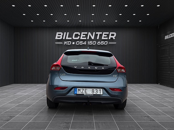 Volvo V40 8 of 22