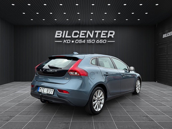 Volvo V40 7 of 22