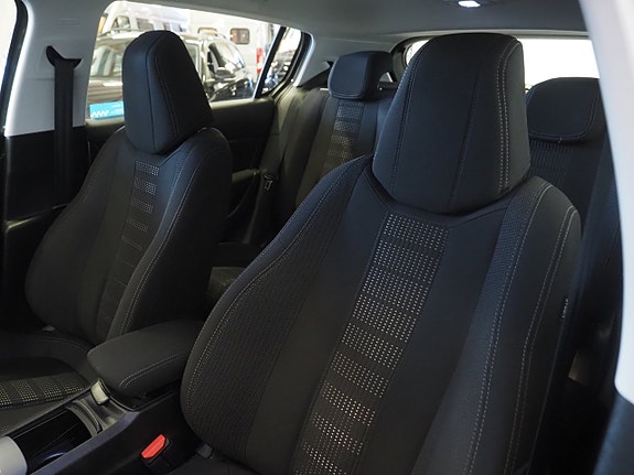Peugeot 308 16 of 21