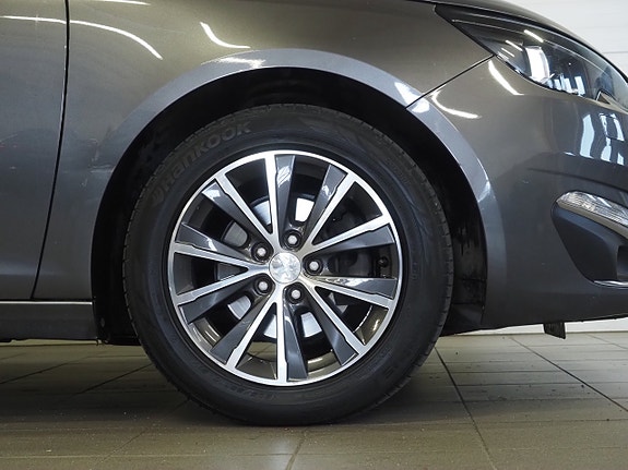 Peugeot 308 8 of 21
