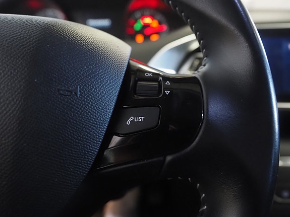 Peugeot 308 18 of 21