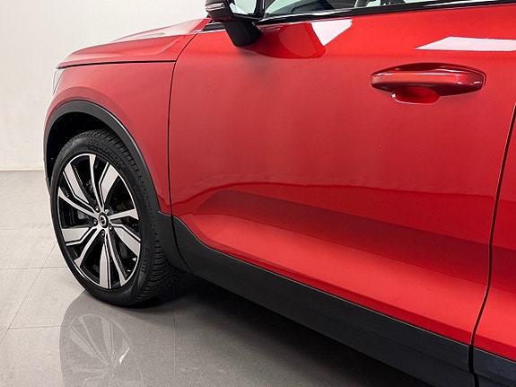 Volvo XC40 4 of 5