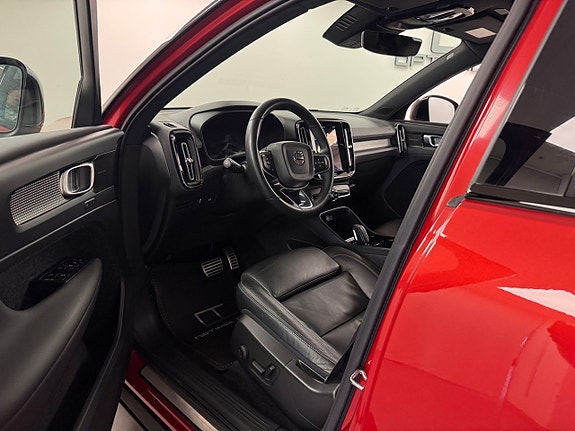 Volvo XC40 5 of 5