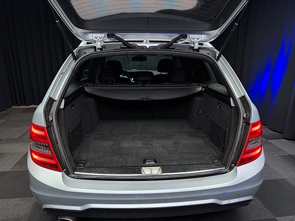 Mercedes-Benz C220 30 of 30