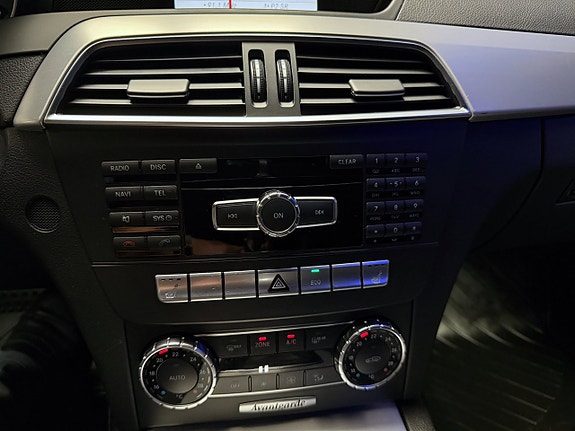 Mercedes-Benz C220 24 of 30
