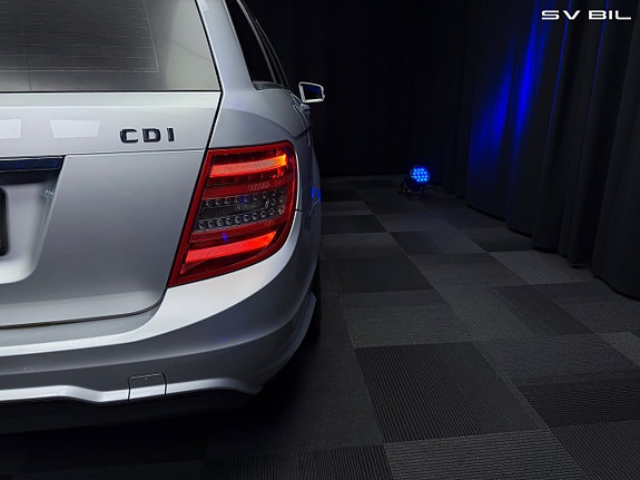 Mercedes-Benz C220 15 of 30